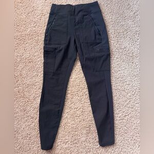 Athleta Headlands Hybrid Highrise Cargo Legging Size 6